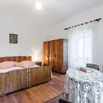 Two-bedroom In Διαμέρισμα *
