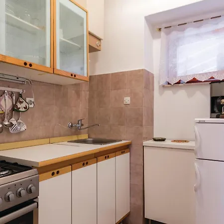 Two-bedroom In Banjole