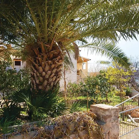 Two-bedroom In Appartement Banjole