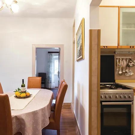 Apartment Cozy In With Wifi Banjole