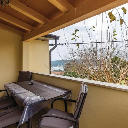 Two-bedroom In Banjole