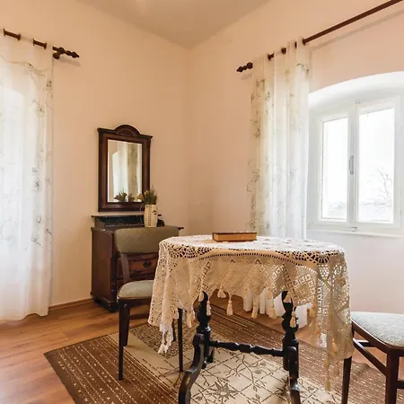 Two-bedroom In 반졸레