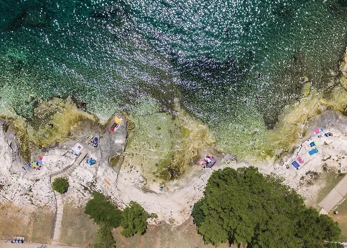 Two-bedroom In 아파트 *